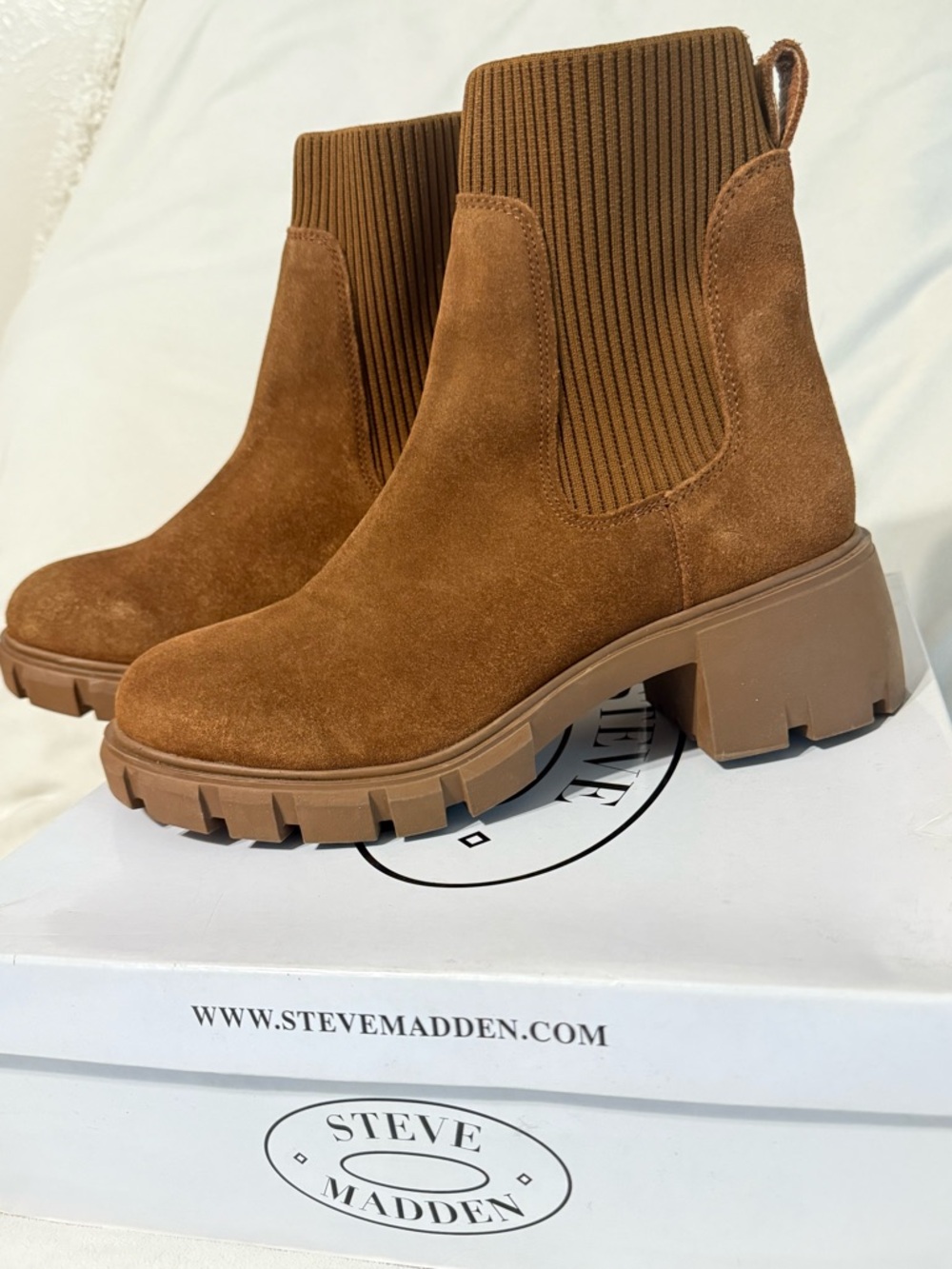 Steve Madden Women's Hayle Platform Suede Chelsea Boot Chestnut Size 8 - Picture 2 of 5